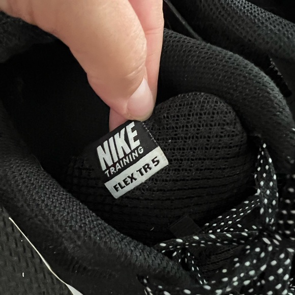 Nike training flex trs size 8.5 black and white - Picture 4 of 4